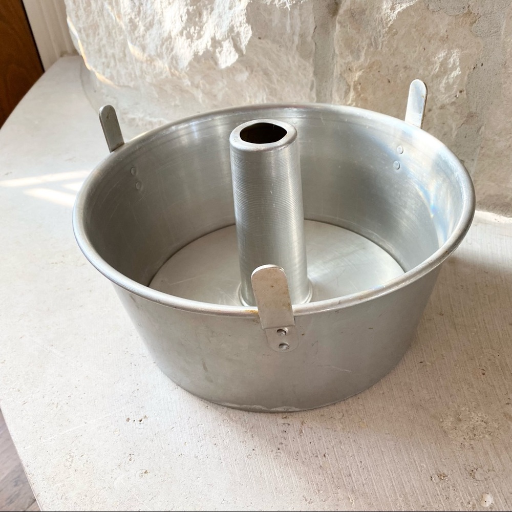 Vintage 10” Mirro Aluminum Angel Food Cake Pan 2 Piece Cooling Legs 5394M USA